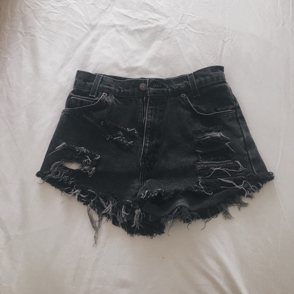 Black denim Levi’s shorts
